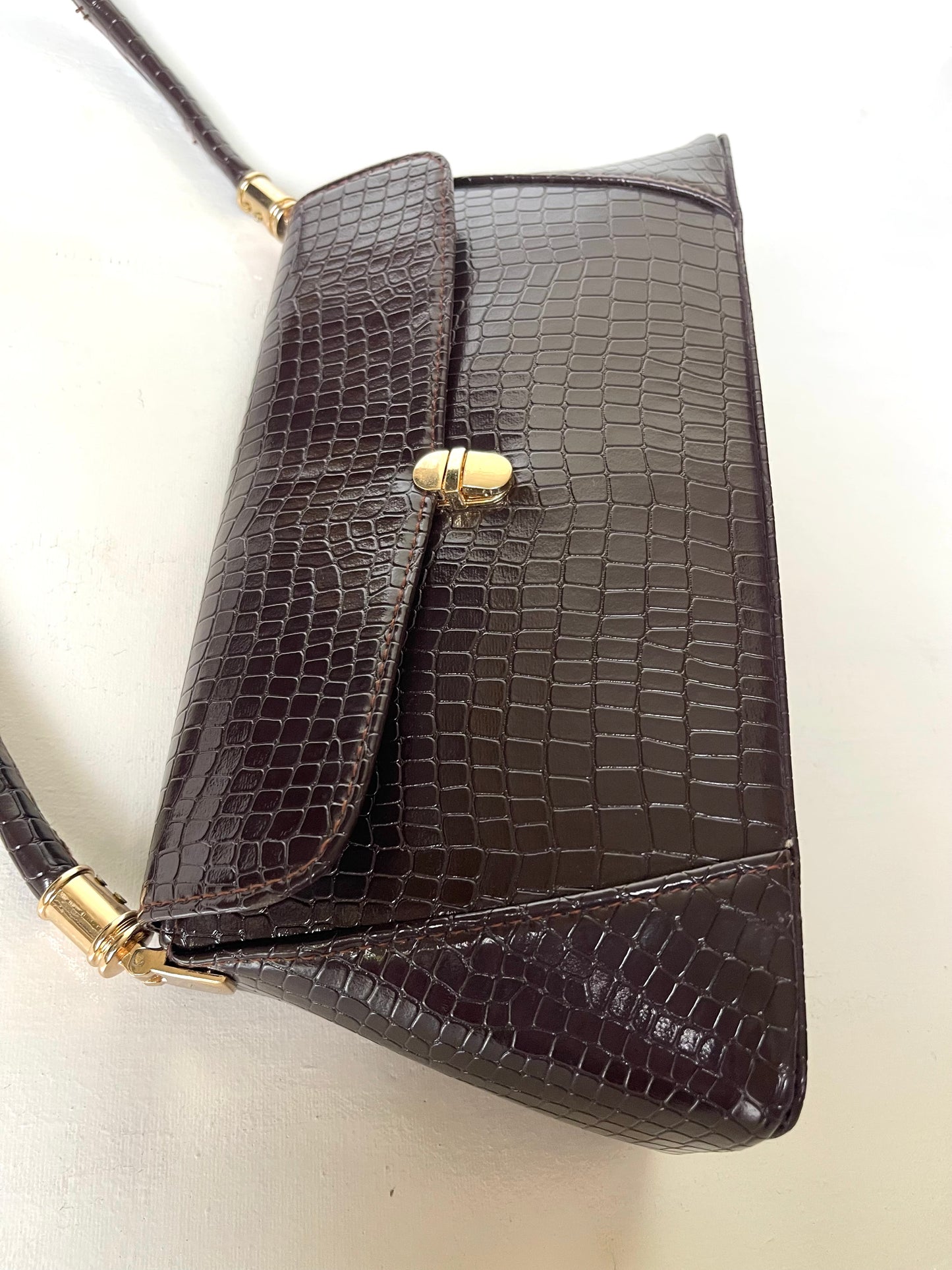 East - West Shoulder Bag
