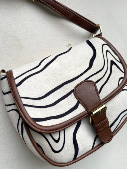 Monochrome Wave Saddlebag