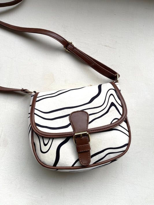 Monochrome Wave Saddlebag