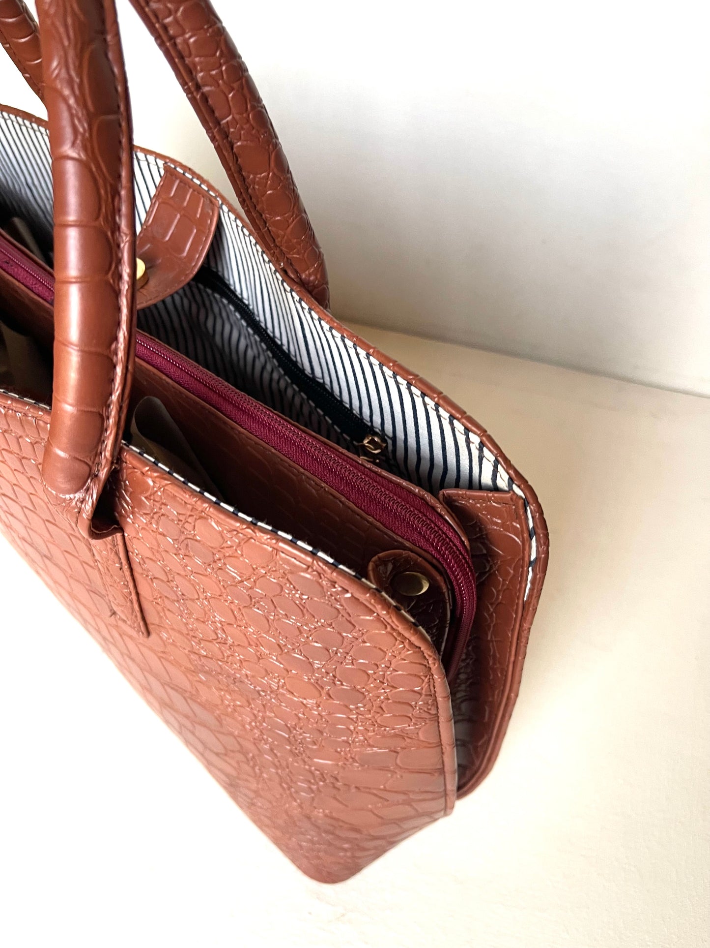 Mockingjay Professional Handbag - Brick